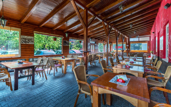 ZABEHNUTÁ REŠTAURÁCIA (PUB), ZAČIATOK PETRŽALKY – MACHAROVA UL.